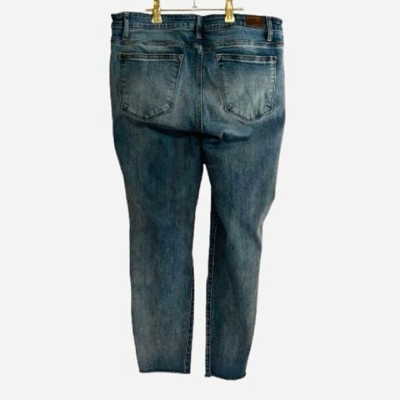 Judy Blue Cropped Jeans with Vintage Wash - Picture 6 of 6